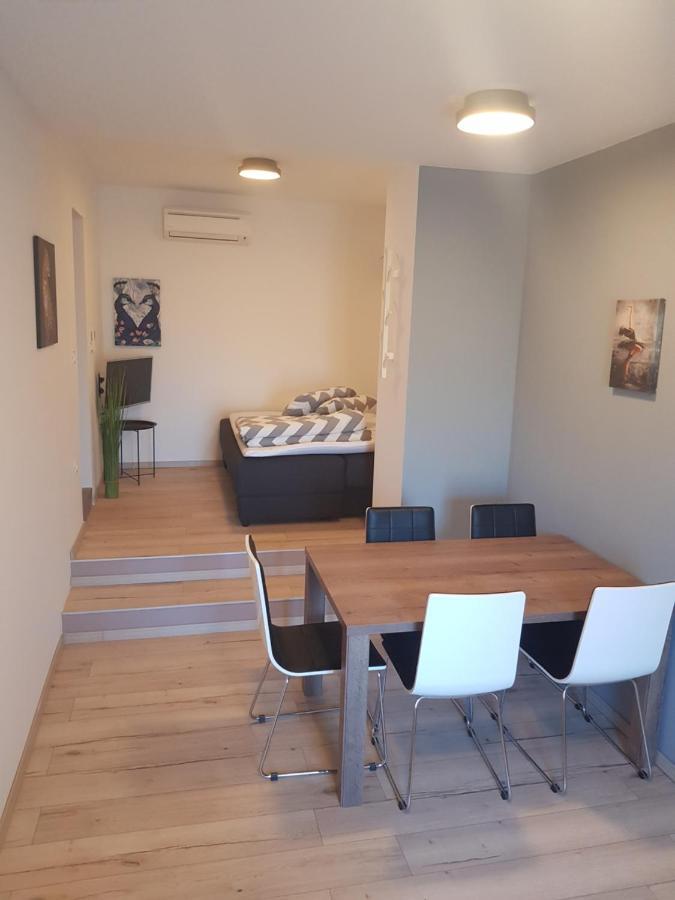 Guest House Flora Пазин Экстерьер фото