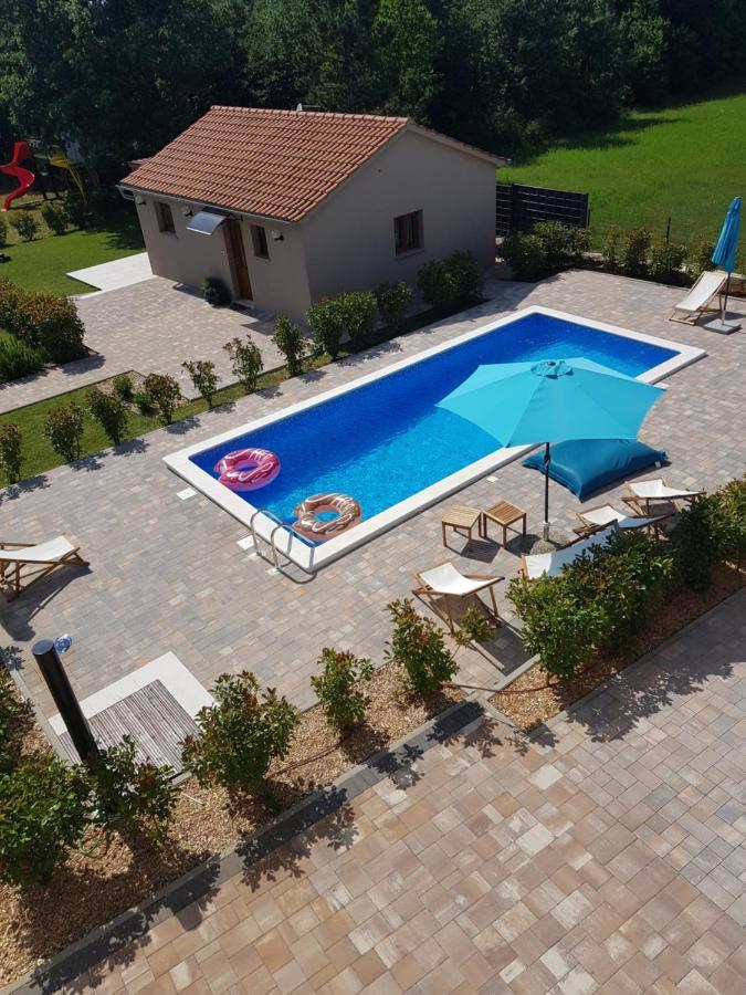 Guest House Flora Пазин Экстерьер фото