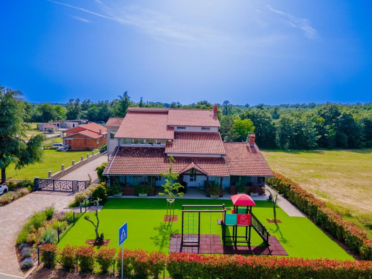 Guest House Flora Пазин Экстерьер фото