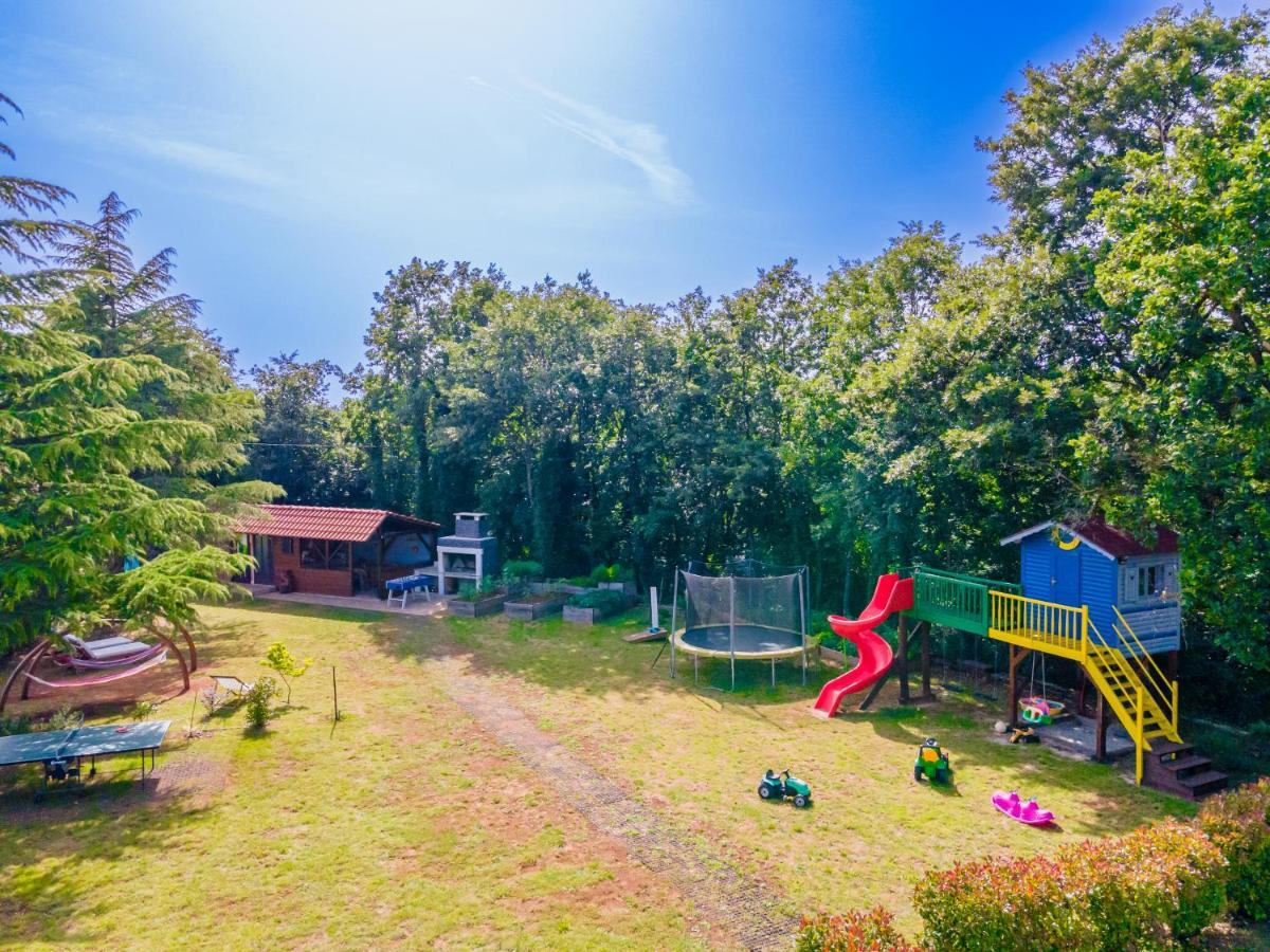 Guest House Flora Пазин Экстерьер фото
