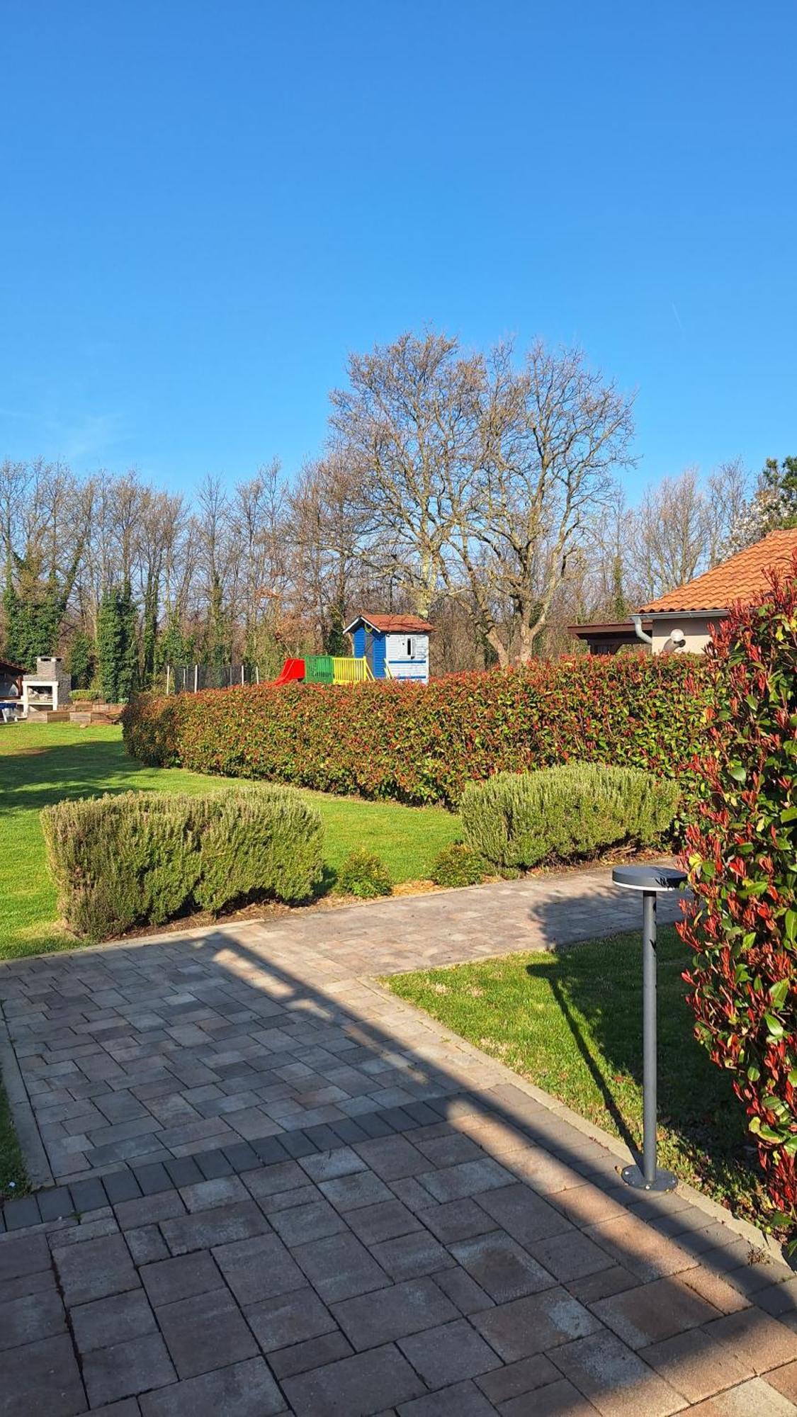 Guest House Flora Пазин Экстерьер фото